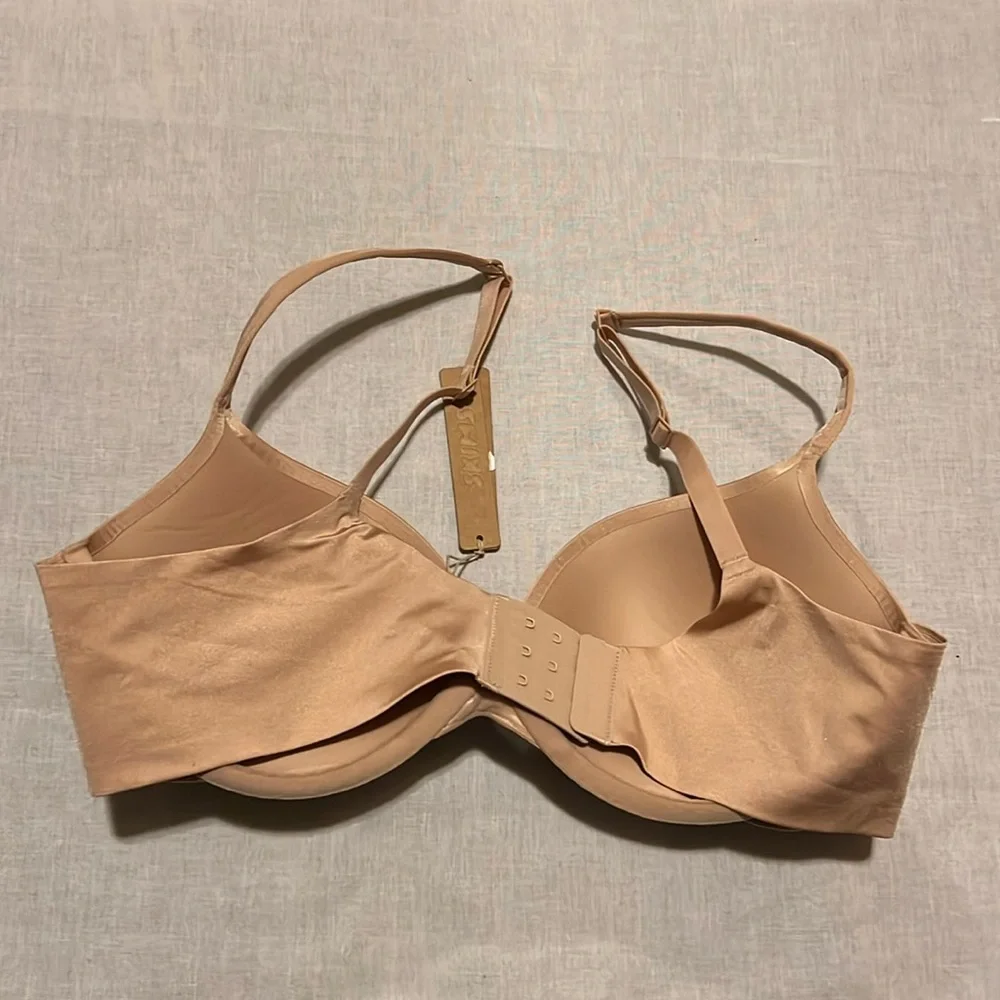 SKIMS Nude Toned Smooth Molded Push-Up Bra